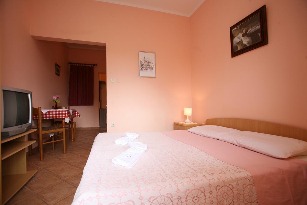 Apartments Neda - Porec South Chambre photo
